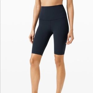 Lululemon Align Biker Shorts 10” Navy size 6